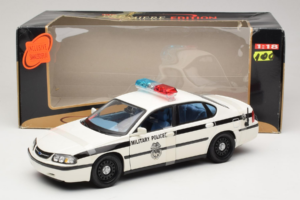 Chevrolet Impala Military Police Maisto 1:18 36611 Diecast - image 6 of 6
