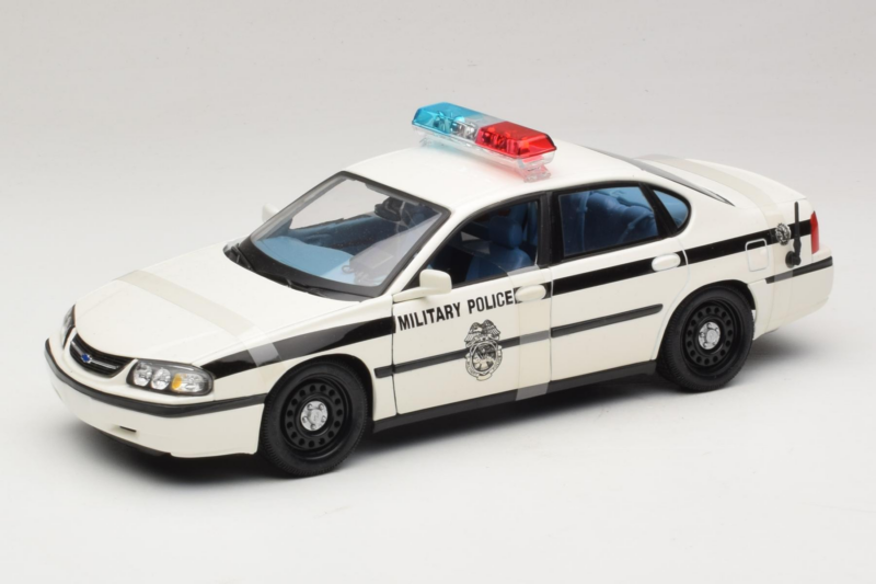 Chevrolet Impala Military Police Maisto 1:18 36611 Diecast