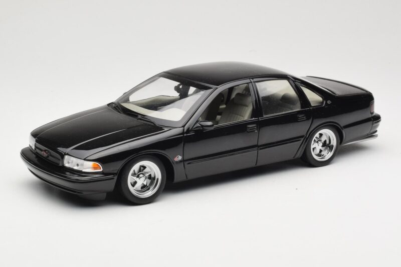 Chevrolet Impala SS Black AUTOart 1:18 Chevrolet Impala SS Black AUTOart 1:18 71091 Diecast