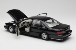 Chevrolet Impala SS Black UT Models 1:18 21031 Diecast - image 5 of 8