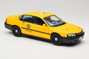 Chevrolet Impala Taxi Maisto 1:18 36617 Diecast - image 6 of 8