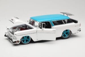 Chevrolet Nomad White Maisto 1:18 32613 Diecast - image 2 of 8
