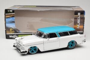 Chevrolet Nomad White Maisto 1:18 32613 Diecast - image 8 of 8