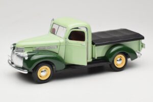 Chevrolet Pickup Green Solido 1:18 8063 Diecast - image 2 of 8