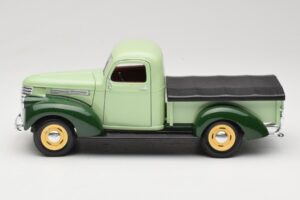 Chevrolet Pickup Green Solido 1:18 8063 Diecast - image 4 of 8