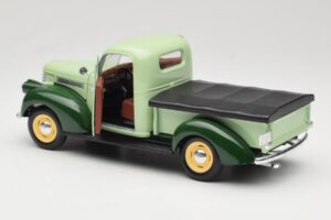 Chevrolet Pickup Green Solido 1:18 8063 Diecast - image 5 of 8