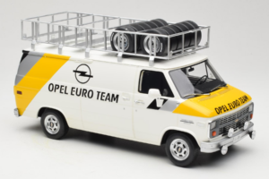 Opel Manta 400 Group B Rally Tour de Corse 1984 With Chevrolet G30 Service Van Otto 1:18 OT491 Resin - image 7 of 13