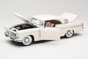 Chrysler 300B White Maisto 1:18 531897 Diecast - image 2 of 8