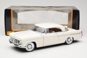 Chrysler 300B White Maisto 1:18 531897 Diecast - image 8 of 8