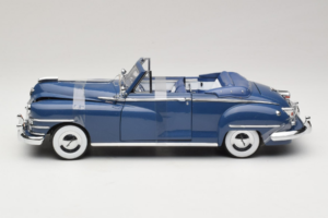 Chrysler New Yorker Blue Signature Models 1:18 CT-68629 Diecast - image 3 of 6