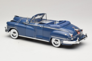 Chrysler New Yorker Blue Signature Models 1:18 CT-68629 Diecast - image 5 of 6