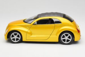 Chrysler Pronto Cruizer Gold Maisto 1:18 37800 Diecast - image 4 of 8