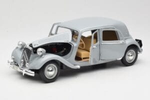 Citroen 15CV 6 Cyl Grey Maisto 1:18 50313 Diecast - image 2 of 8