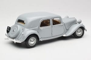 Citroen 15CV 6 Cyl Grey Maisto 1:18 50313 Diecast - image 3 of 8