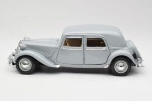 Citroen 15CV 6 Cyl Grey Maisto 1:18 50313 Diecast - image 4 of 8