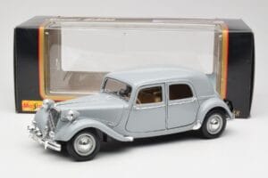 Citroen 15CV 6 Cyl Grey Maisto 1:18 50313 Diecast - image 8 of 8