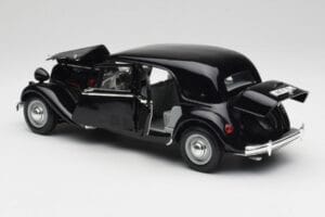 Citroen 15CV 6 Cyl Black Maisto 1:18 31821 Diecast - image 5 of 8