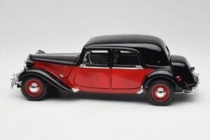 Citroen 15CV 6 Cyl Black & Red Valmy Maisto 1:18 56009 Diecast - image 4 of 8