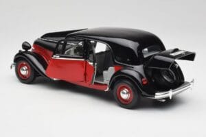Citroen 15CV 6 Cyl Black & Red Valmy Maisto 1:18 56009 Diecast - image 5 of 8