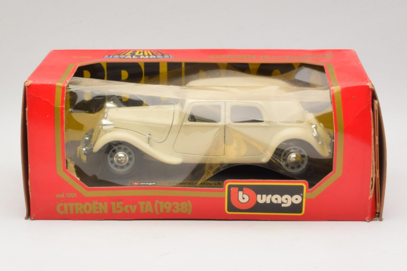 Citroen 15CV Traction Avant Beige Bburago 1:24 1501-B1 Diecast