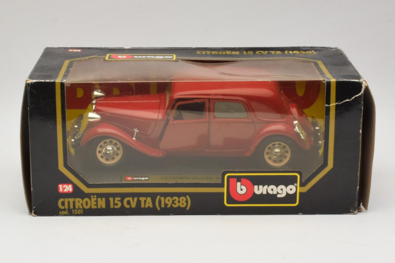 Citroen 15CV TA Red Bburago 1:24 1501 Diecast