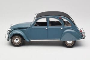 Citroen 2CV Bleu Nuit Solido 1:18 8028 Diecast - image 3 of 6