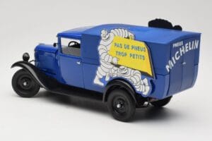 Citroen C4 F Pas de Pneus Trop Petit Blue Solido 1:18 151235-00 Diecast - image 7 of 8