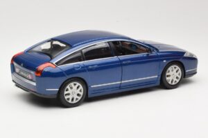 Citroen C6 Blue Bburago 1:18 18-12073 Diecast - image 3 of 8