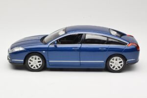 Citroen C6 Blue Bburago 1:18 18-12073 Diecast - image 4 of 8