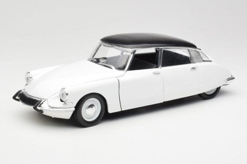 Citroen DS Berline Blanc Meije Solido 1:18 Citroen DS Berline Blanc Meije Solido 1:18 8033 Diecast