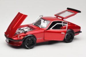 Datsun 240Z S30 Red Maisto 1:18 32611 Diecast - image 2 of 8