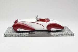Delahaye Type 135 M Cabriolet White Red Minichamps 1:18 107116161 Resin - image 3 of 6