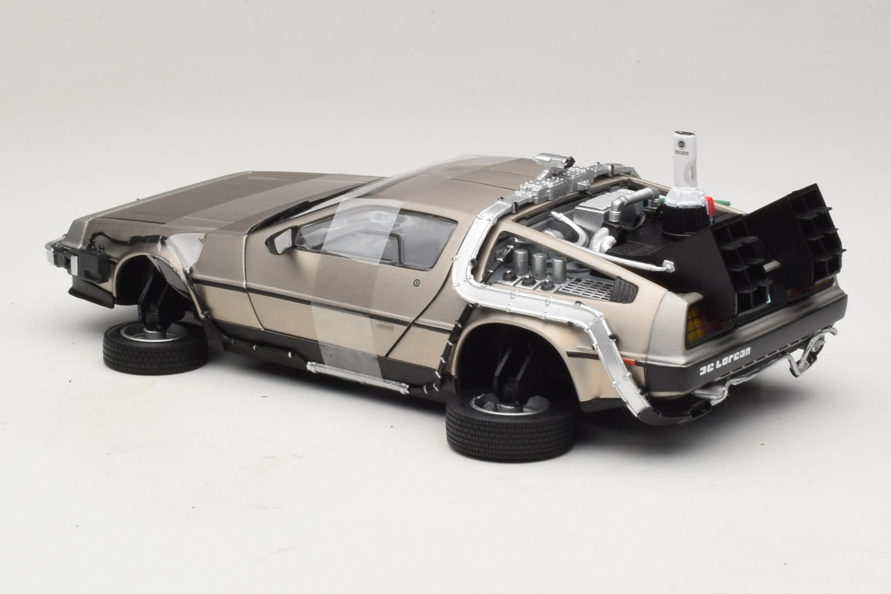 Sun Star DeLorean Time Machine 1:18 Diecast