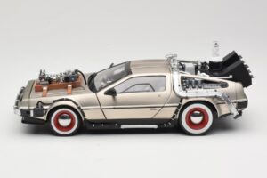DeLorean DMC-12 Back to the Future Part III Sun Star 1:18 2712 Diecast - image 4 of 8