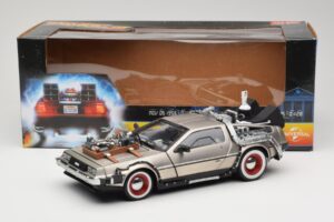 DeLorean DMC-12 Back to the Future Part III Sun Star 1:18 2712 Diecast - image 8 of 8