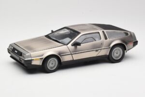 DeLorean DMC-12 LK Silver Sun Star 1:18 2701 Diecast