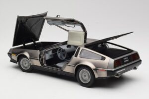 DeLorean DMC-12 LK Silver Sun Star 1:18 2701 Diecast - image 5 of 8