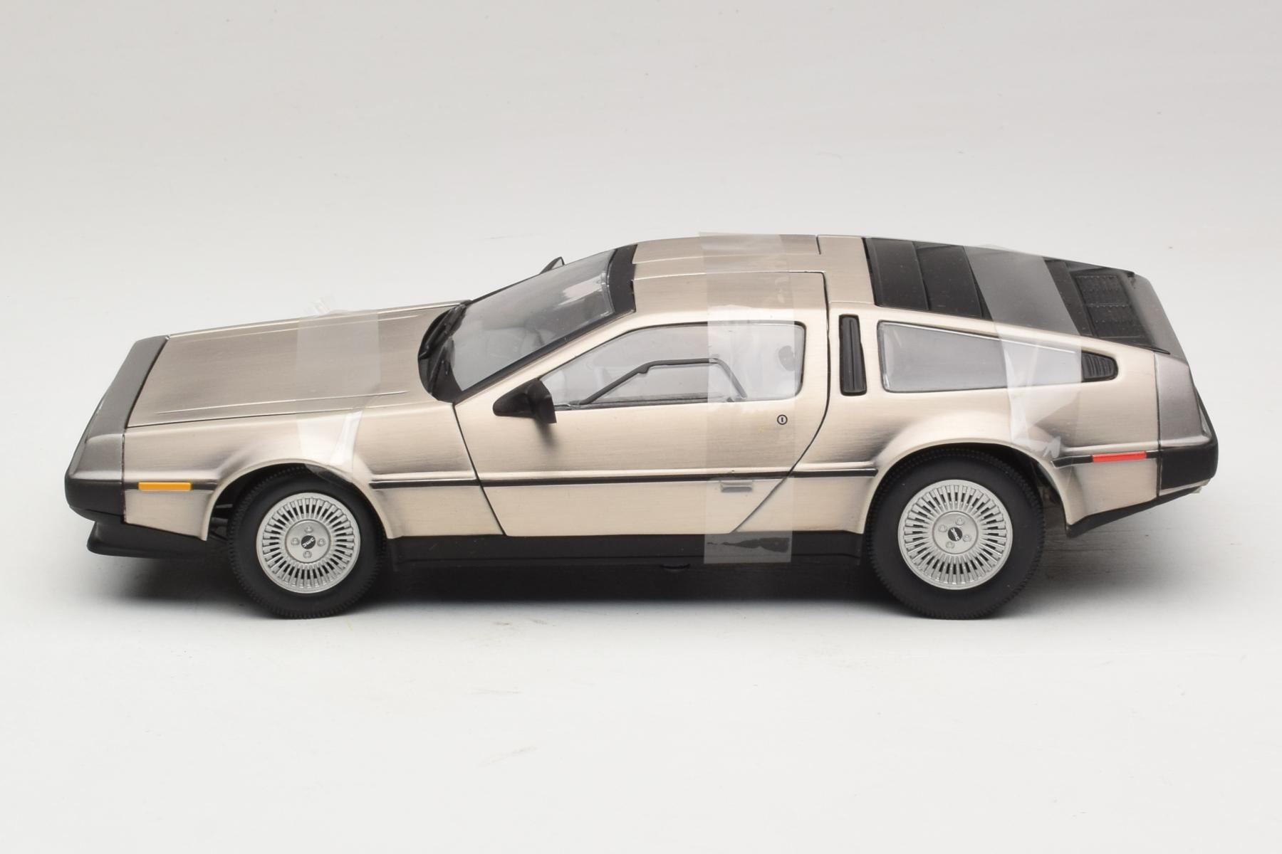 Sun Star DeLorean DMC-12 1:18 Silver Diecast