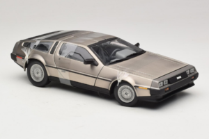 DeLorean DMC-12 Silver Sun Star 1:18 2703 Diecast - image 4 of 6