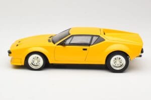 De Tomaso Pantera Yellow Hot Wheels 1:18 27809 Diecast - image 4 of 8
