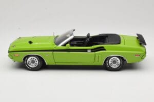 Dodge Challenger Convertible Green Greenlight 1:18 12803-06G Diecast - image 4 of 8
