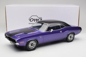 Dodge Challenger R/T Plum Crazy Otto 1:12 G083 Resin - image 6 of 6