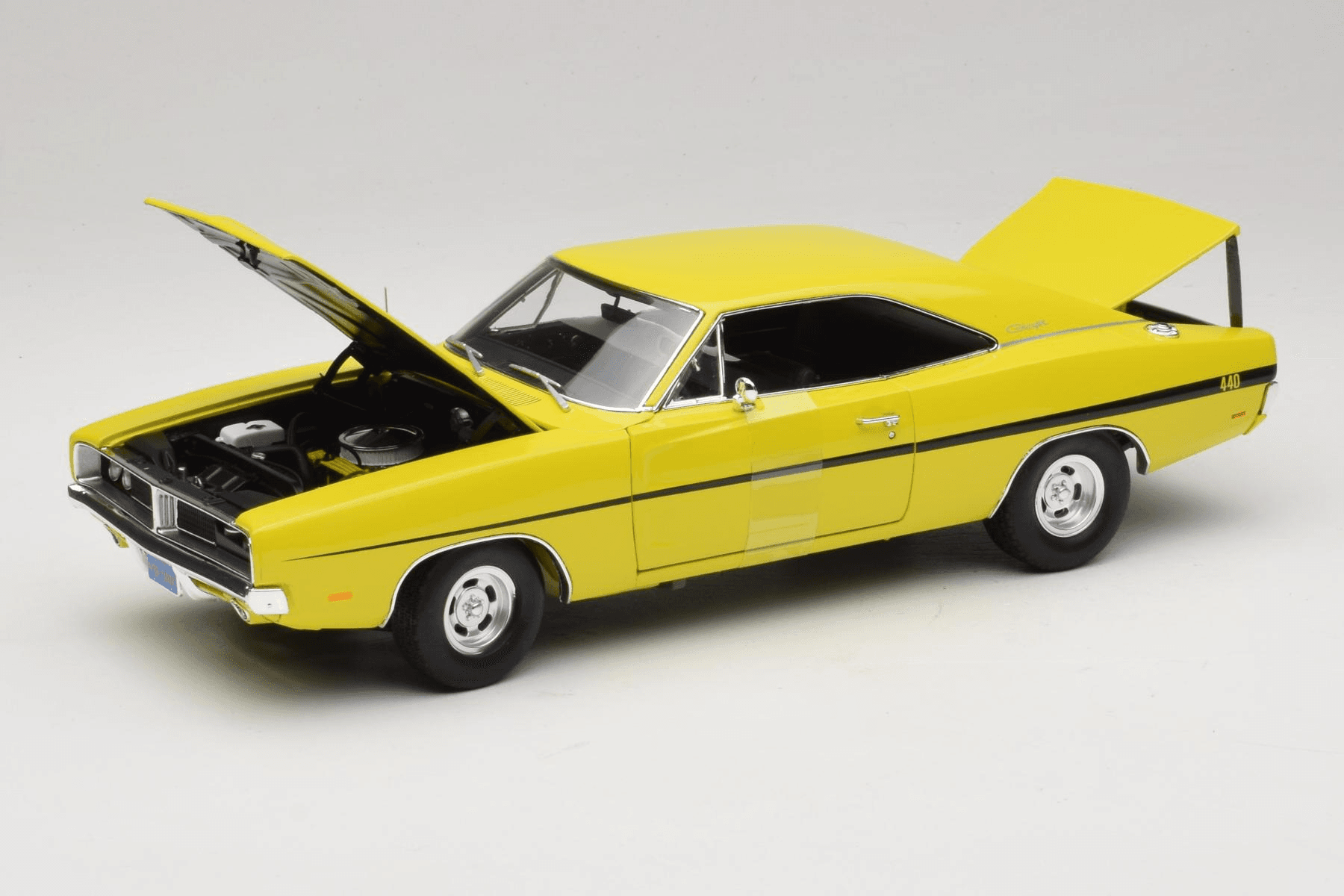【希少】イエローサブマリン 餓狼伝説SPECIAL ジョー・東 ガレージキット Auto World Dodge Charger R/T 1:18 Dirty Mary Crazy Larry