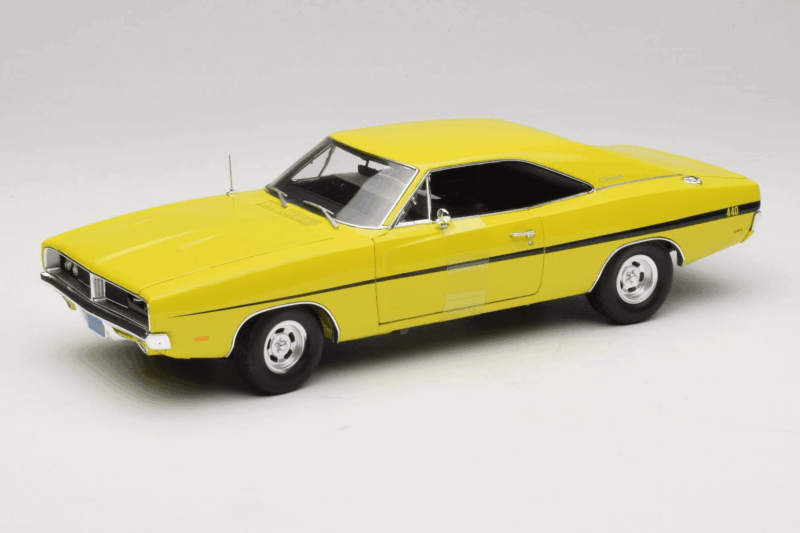 Dodge Charger R/T Yellow Dirty Mary Crazy Larry Auto World 1:18 AWSS101/06 Diecast