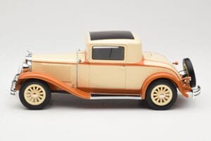 Dodge Eight DG Coupe Beige BoS Models 1:18 BOS289 Resin - image 3 of 6