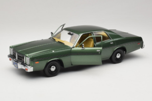Dodge Monaco Green Hunter GreenLight 1:18 19045 Diecast - image 2 of 8
