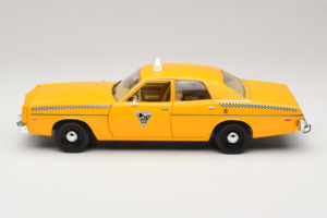 Dodge Monaco Taxi Rocky III GreenLight 1:18 19111 Diecast - image 4 of 8