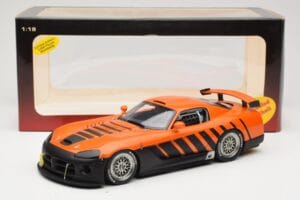Dodge Viper Competition Coupe Go Man Go Orange AUTOart 1:18 80422 Diecast - image 6 of 6