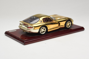 Dodge Viper GTS Gold Plated 23K Maisto 1:18 GP001 Diecast - image 4 of 8