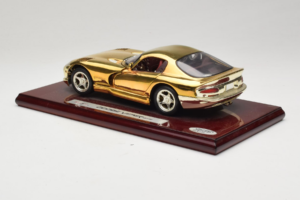 Dodge Viper GTS Gold Plated 23K Maisto 1:18 GP001 Diecast - image 7 of 8